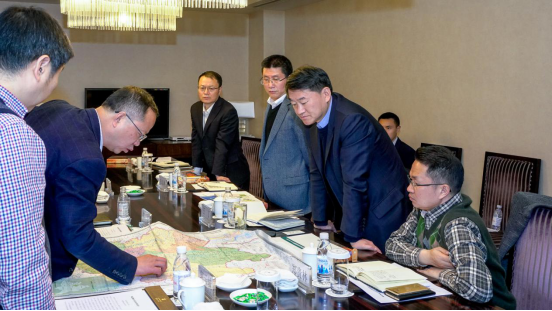 集团党委书记、董事长任丁会见峨边 县委书记谭焰一行