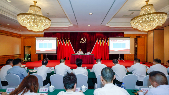 尊龙凯时集团任丁书记带头讲授“不忘初心、牢记使命”主题教育专题党课