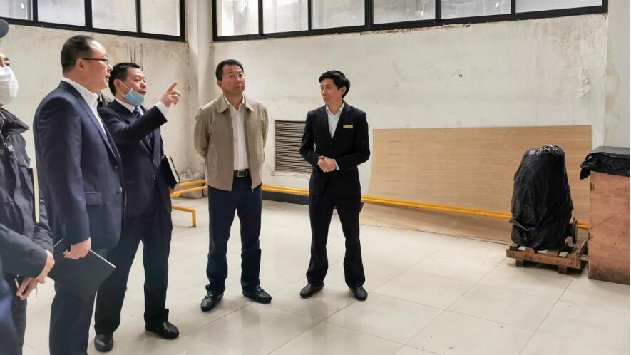 集团党委书记、董事长任丁会见川酒集团董事长曹勇一行