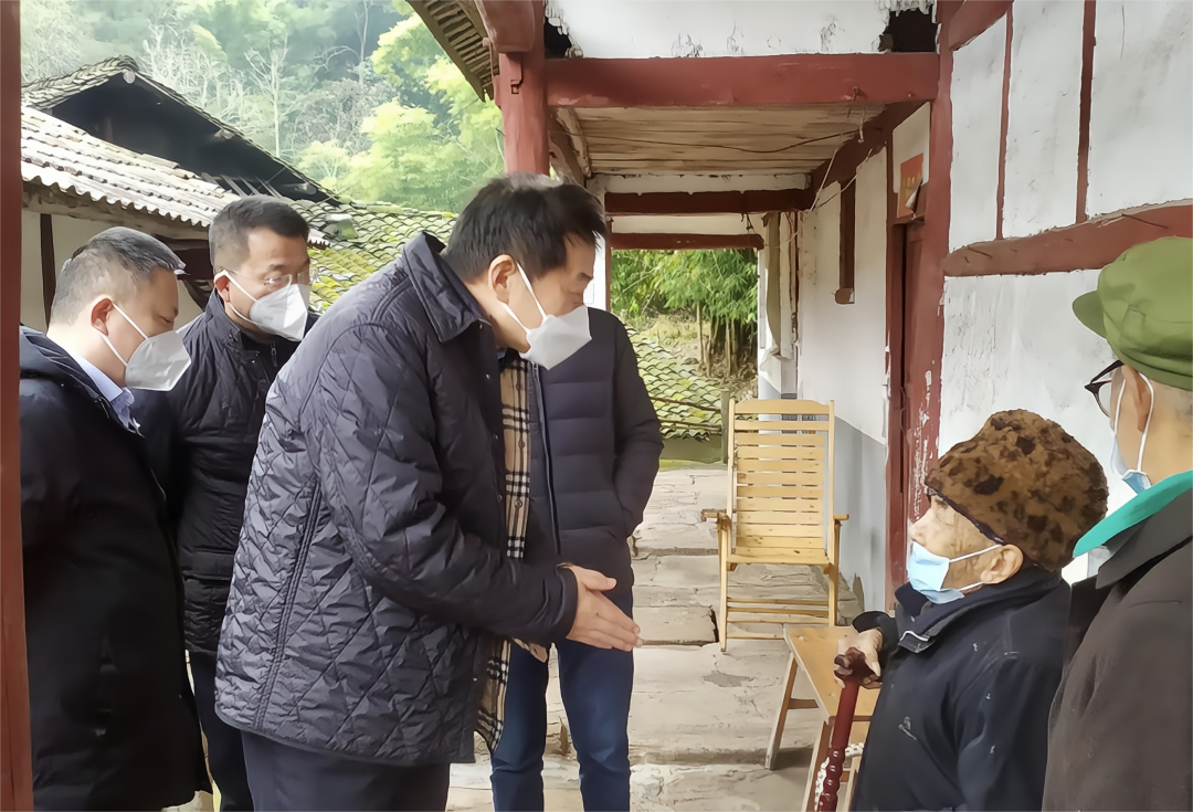 四川省尊龙凯时集团党委书记、董事长任丁率队赴嘉陵区开展帮扶工作